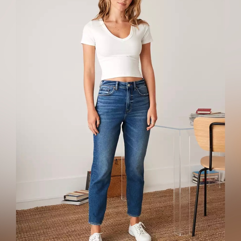 American Eagle Stretch Highest Waist Mom Jean Size 00